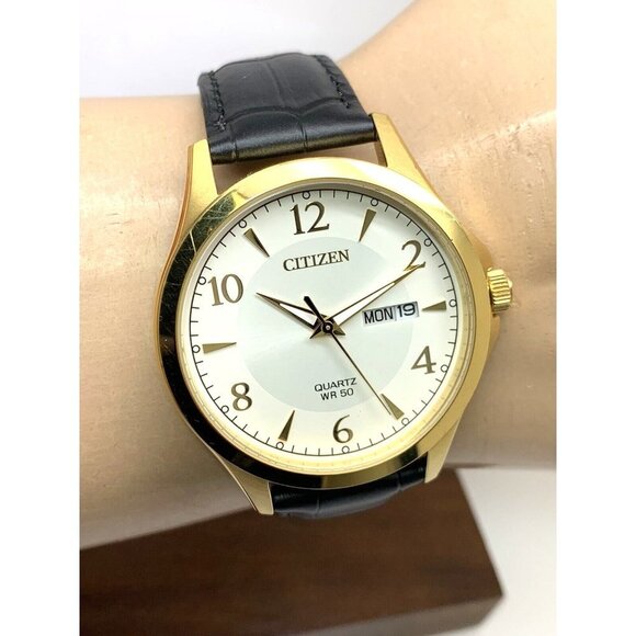 Citizen Gold and White Men's Watch - Picture 10 of 15